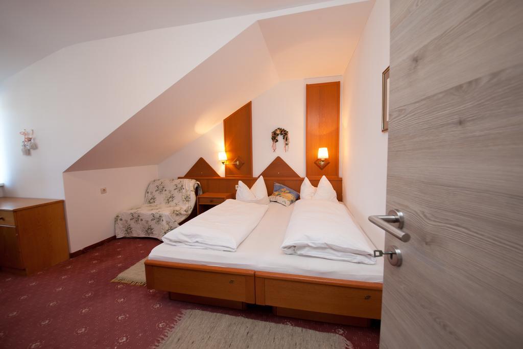 Haus Hoffmann Apartment Sonnenalpe Nassfeld Bagian luar foto